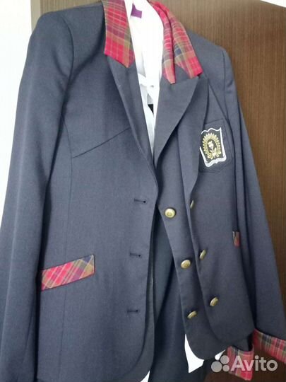 Школьная форма на девочку. Новая от В.Юдашкина