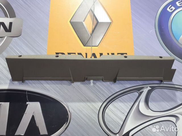 Накладка панели задка замка багажника Renault scen