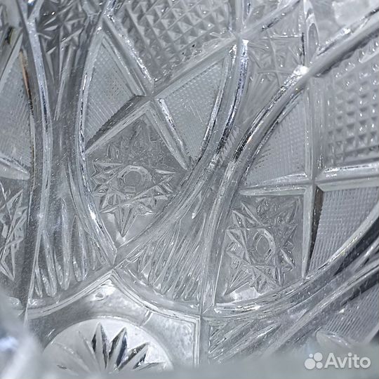 Замечательная хрустальная ваза