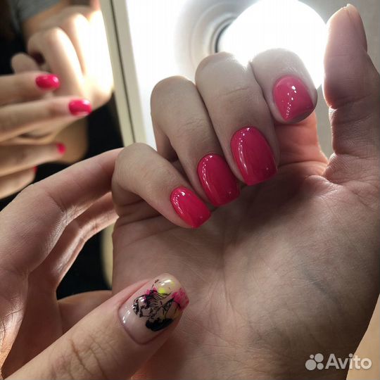 Покрытие ногтя стразами