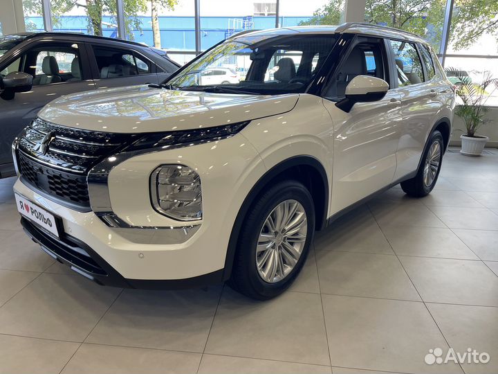 Mitsubishi Outlander 2.5 CVT, 2023