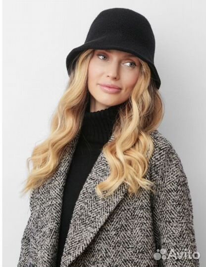 Шапка женская вязаная черная