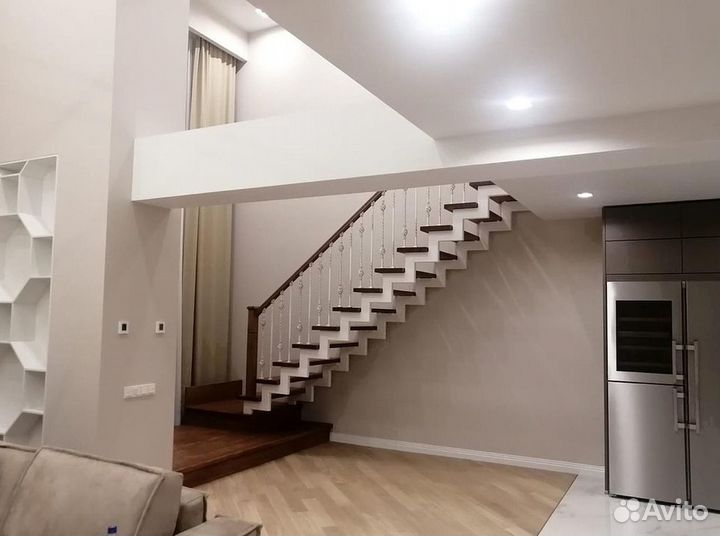 Лестница на металлическом каркасе