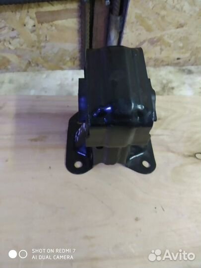 Опора двигателя L, Jeep Grand Cherokee wk