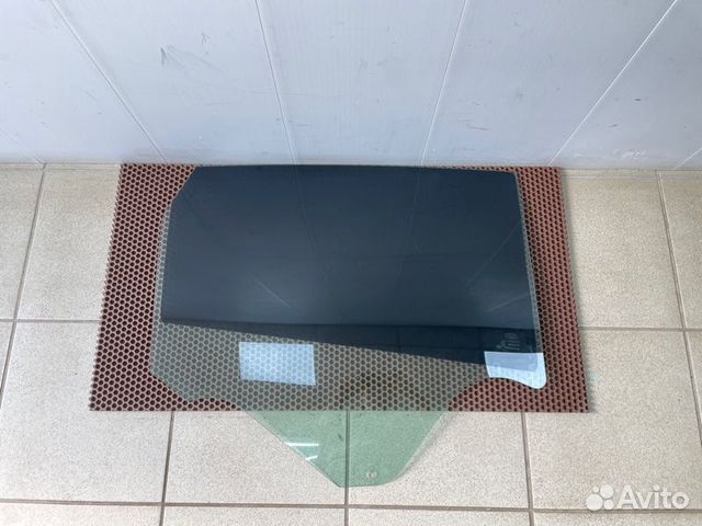 Стекло двери заднее правое LADA X-Ray