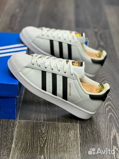 Adidas superstar