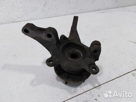 Кулак передний правый