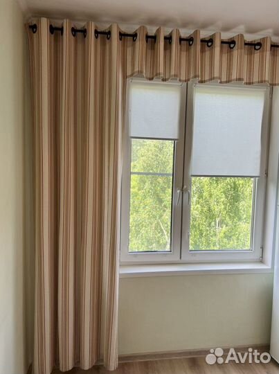 Штора с люверсами для маленькой кухни