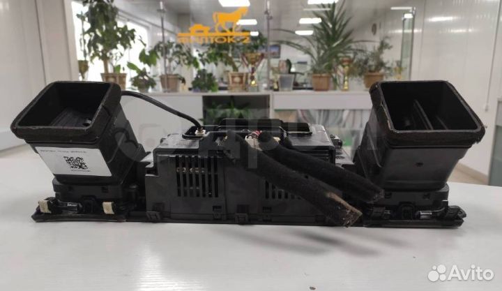 Магнитола с экраном Hyundai Genesis BH