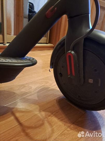 Продаю электросамокат Xiaomi