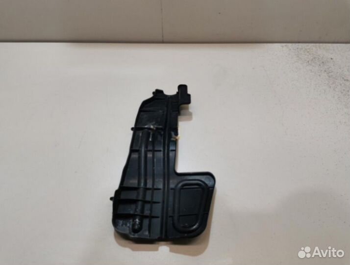 Воздуховод радиатора правый 5329402170 toyota