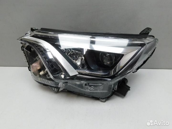 Фара левая Toyota RAV4