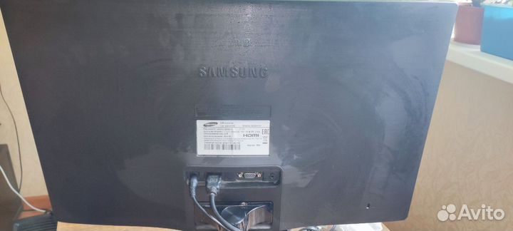 Монитор Samsung S22C570
