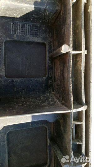 Центральная накладка заднего бампера mercedes spri