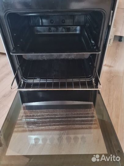 Плита электрическая Indesit IS5V4PHX/RU