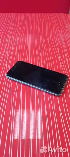 Телефон iPhone 8 64 gb