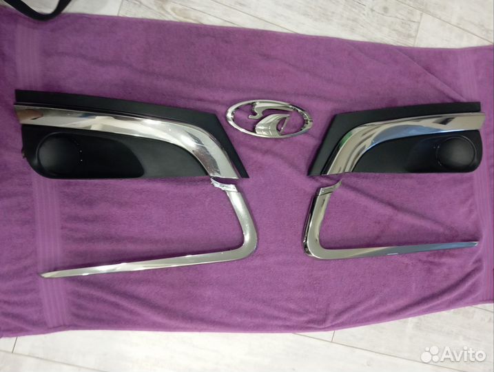 Молдинги Х на LADA vesta