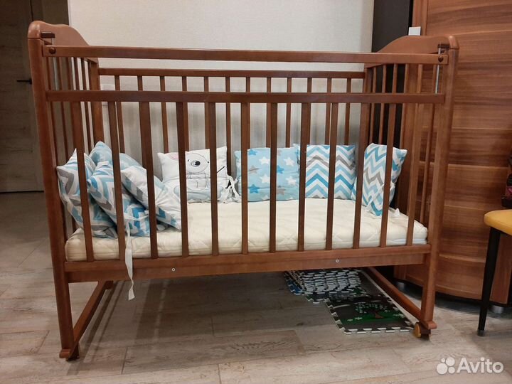 Детская кроватка
