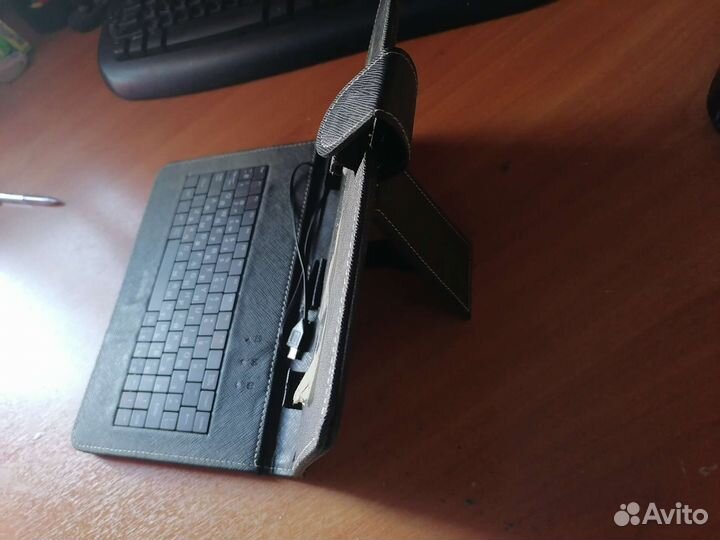 Чехол для планшета с клавиатурой