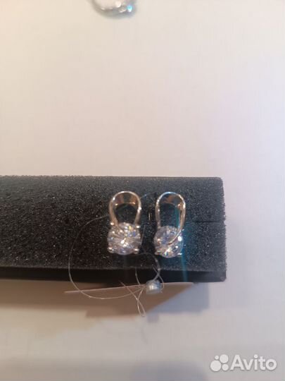 Серебряные украшения новые