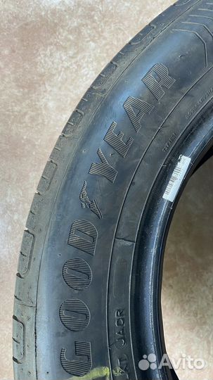 Goodyear EfficientGrip Performance 215/60 R17 96H