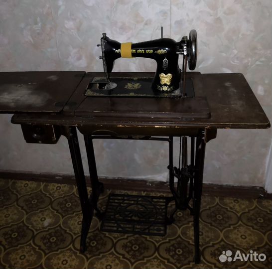 Швейная машина ножная Butterfly 1958 г Китай