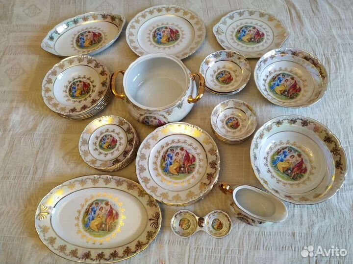 Тарелки Мадонна Чехия совр, новый по частям