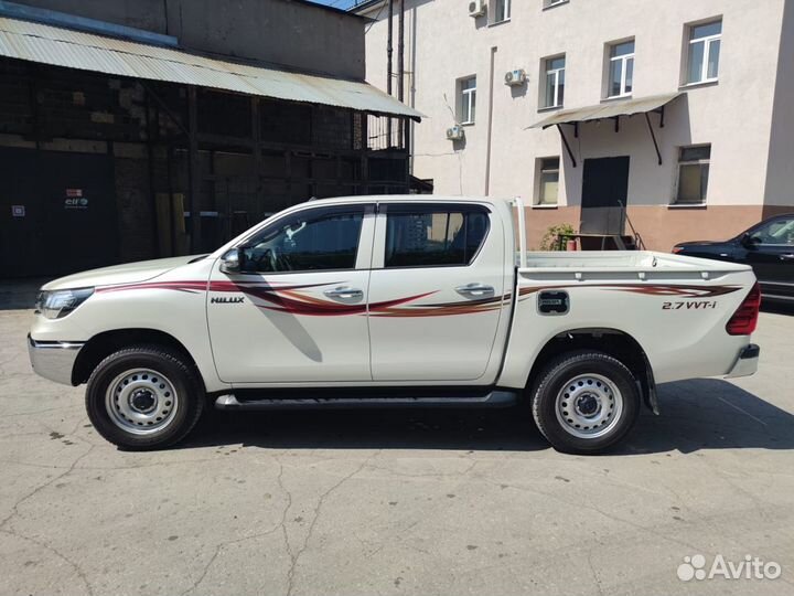 Toyota Hilux 2.7 МТ, 2022, 50 км