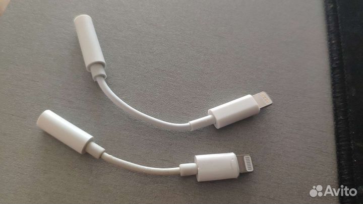 Наушники и блок зарядки