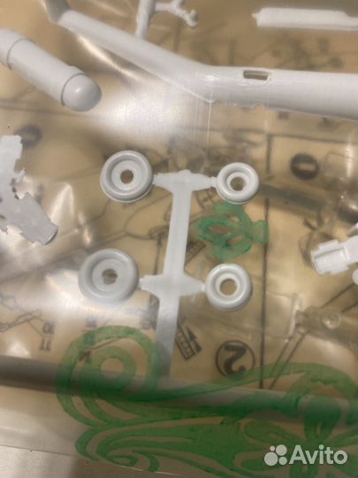 Сборная модель вертолета ми-2