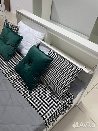 Кровать белая 160х200