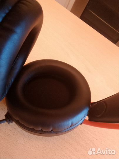 Наушники с микрофоном