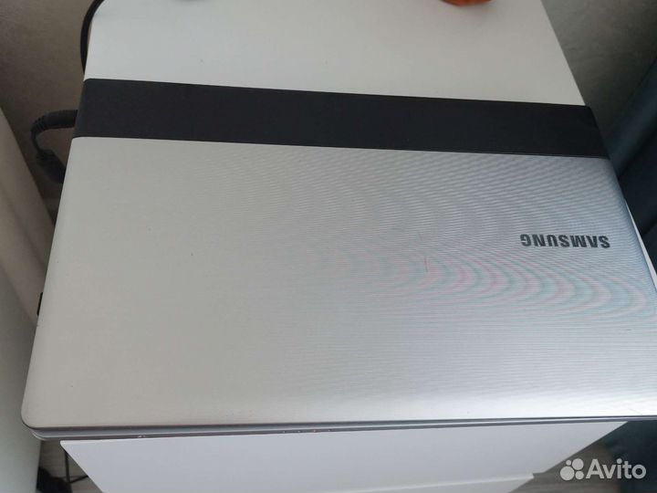 Ноутбук samsung NP300E5A