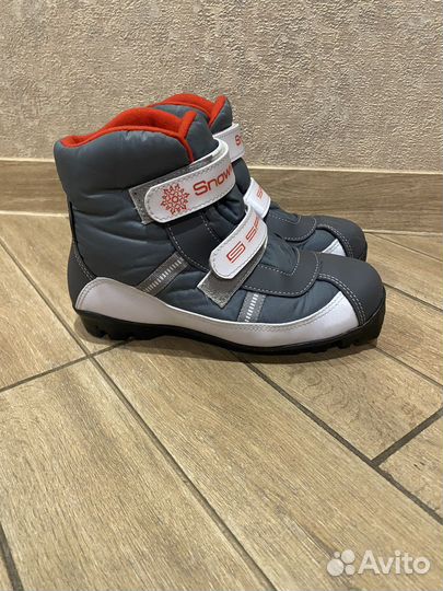Лыжные ботинки
