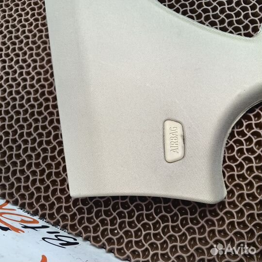 Обшивка правой задней стойки BMW f10 Oyster