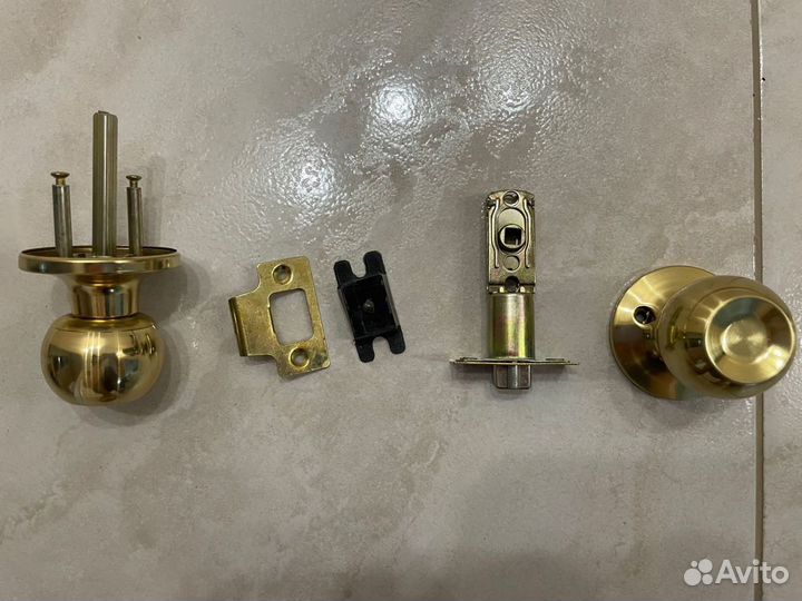 Комплект ручек для межкомнатной двери