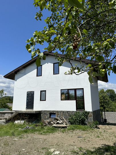 Коттедж 211 м² на участке 6 сот.