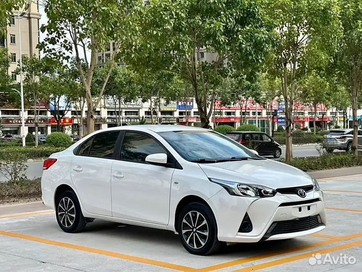 Toyota Yaris 1.5 CVT, 2021, 25 000 км