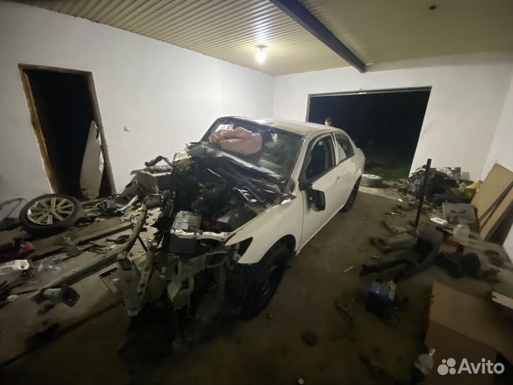 Toyota Corolla 1.6 AT, 2013, битый, 200 000 км