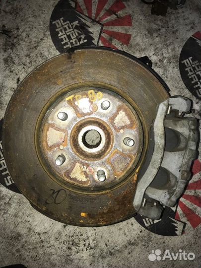 Кулак поворотный передний правый Honda Crv 4 2.4