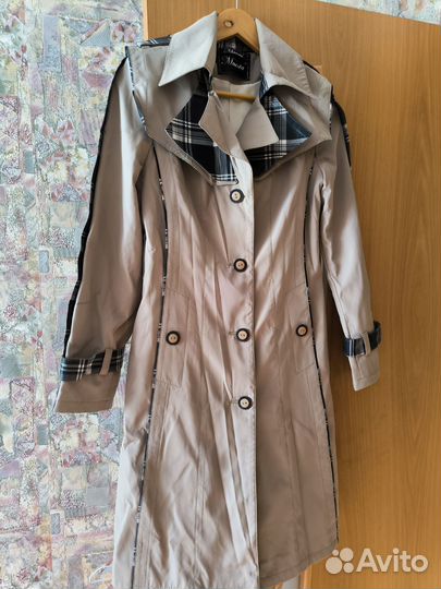 Плащи и тренчи