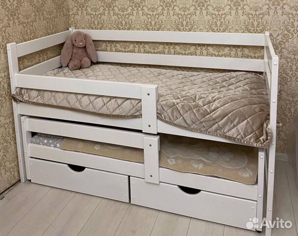 Двухъярусная кровать с доп. спальным местом белый