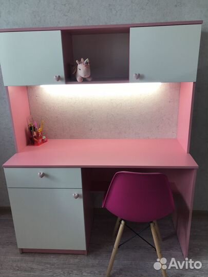 Детский письменный стол
