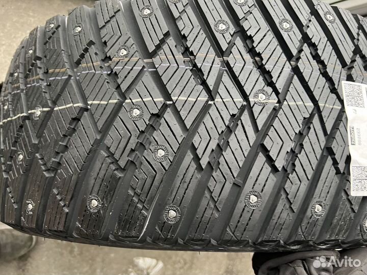 Goodyear Ultragrip Ice Arctic 275/45 R20