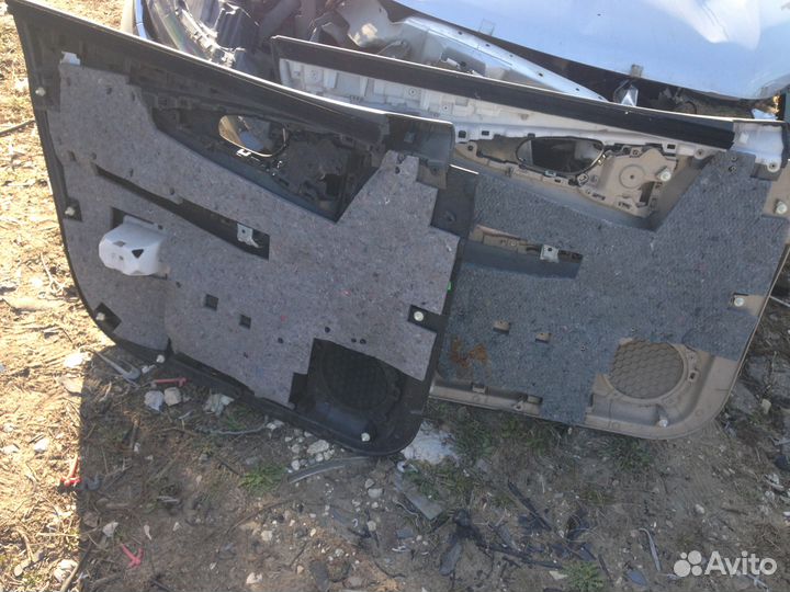 Обшивка двери передняя правая Nissan X-Trail Т 32