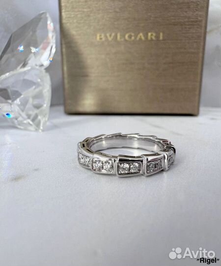 Золотое кольцо Bvlgari