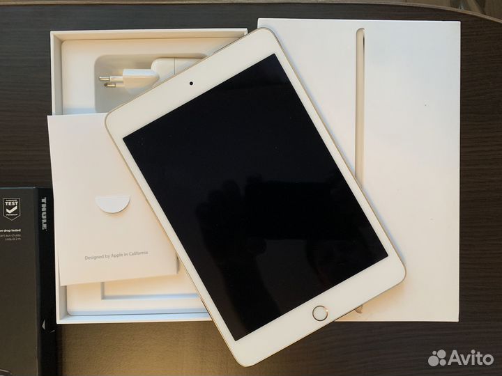 Apple iPad Mini 4 128 Gb WI - FI Gold + Thule Case