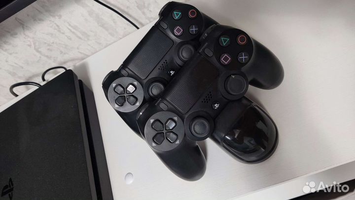 Sony playstation 4 PS4 slim 1tb