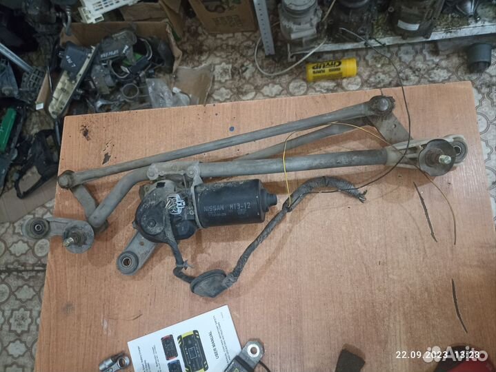 Трапеция дворников Nissan Sunny B15