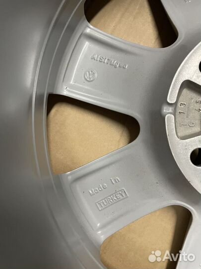 Литой диск R17 VW Touareg